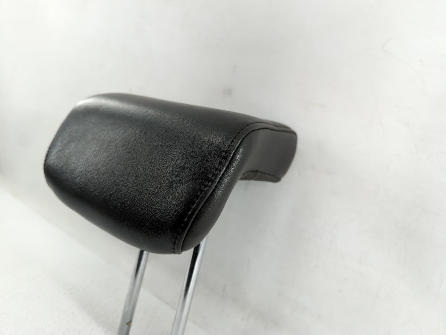 2009-2010 Nissan Pathfinder Headrest Head Rest Rear Center Seat Fits Fits 2009 2010 OEM Used Auto Parts - Oemusedautoparts1.