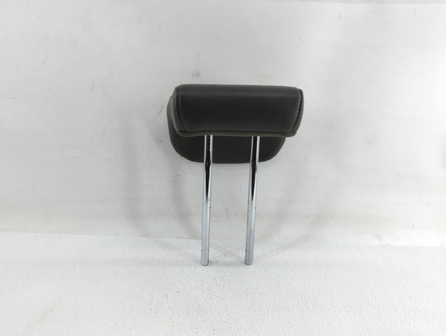 2009-2010 Nissan Pathfinder Headrest Head Rest Rear Center Seat Fits Fits 2009 2010 OEM Used Auto Parts - Oemusedautoparts1.