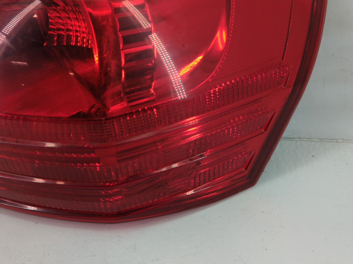 2008-2015 Nissan Rogue Tail Light Assembly Passenger Right OEM Fits Fits 2008 2009 2010 2011 2012 2013 2014 2015 OEM Used Au