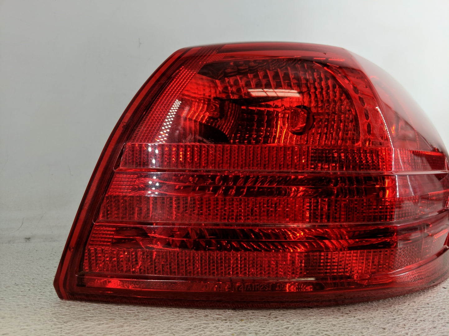 2008-2015 Nissan Rogue Tail Light Assembly Passenger Right OEM Fits Fits 2008 2009 2010 2011 2012 2013 2014 2015 OEM Used Au
