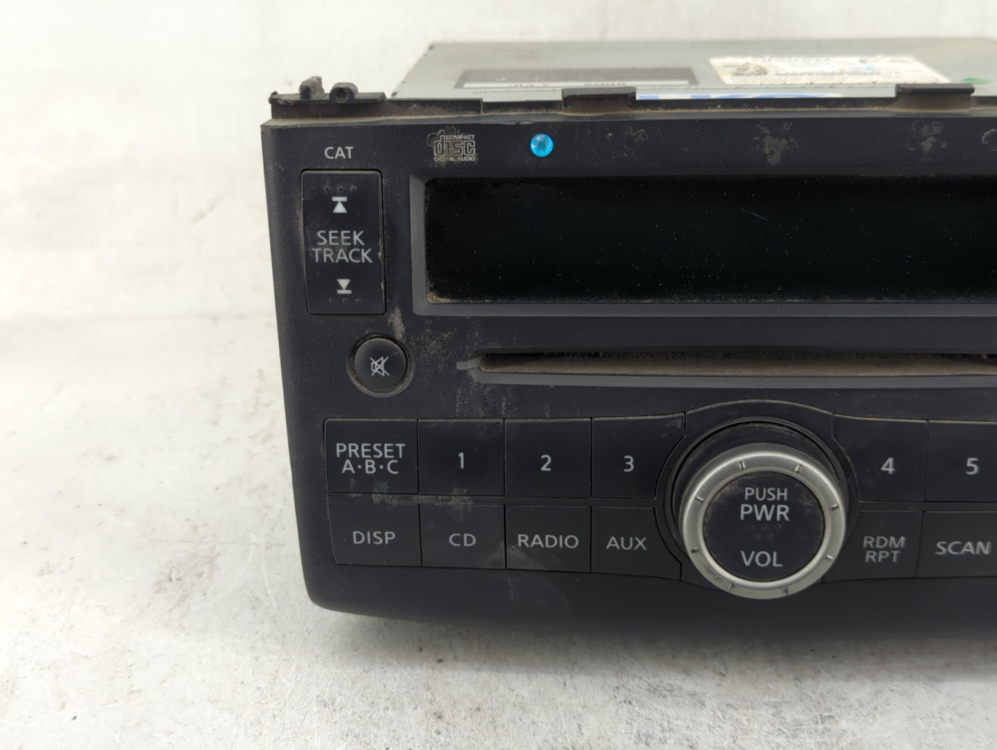 2009-2010 Nissan Rogue Radio AM FM Cd Player Receiver Replacement Fits Fits 2009 2010 OEM Used Auto Parts - Oemusedautoparts