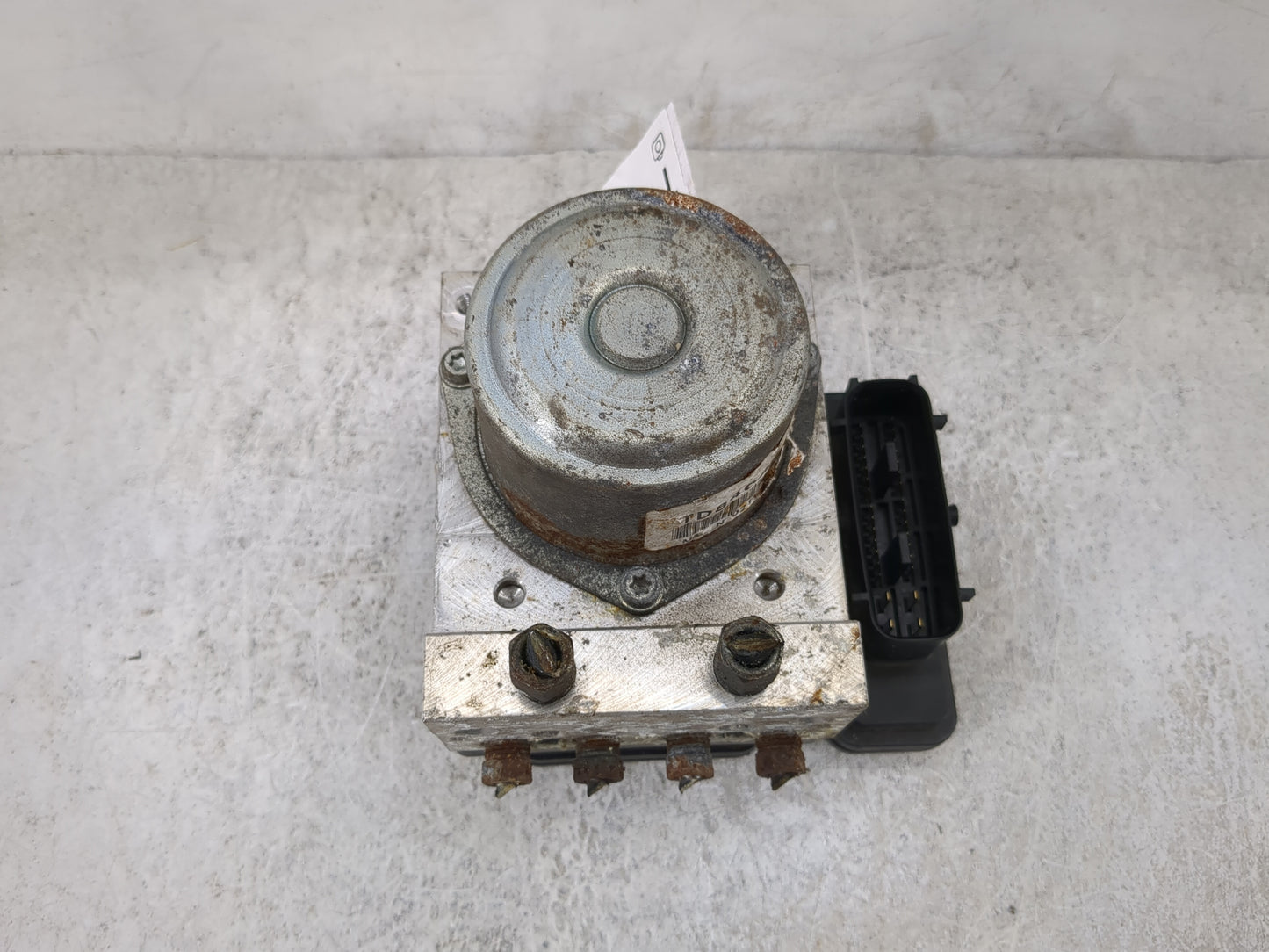2010 Nissan Rogue ABS Pump Control Module Replacement P/N:TD8405 02120723 Fits OEM Used Auto Parts - Oemusedautoparts1.com