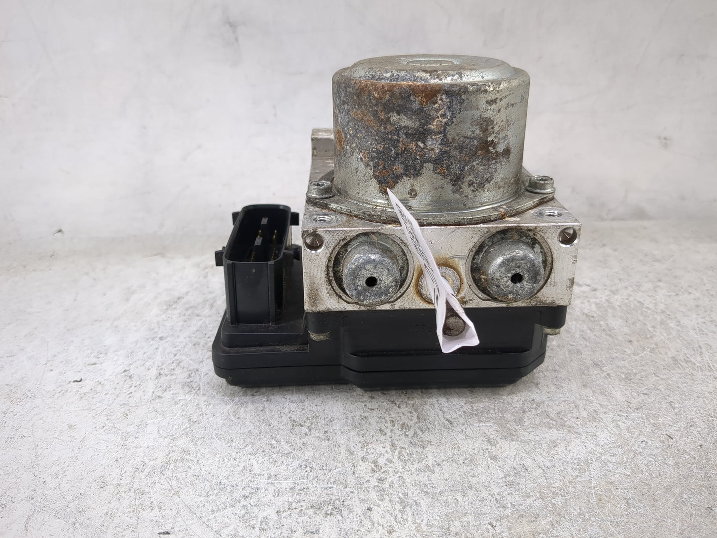2010 Nissan Rogue ABS Pump Control Module Replacement P/N:TD8405 02120723 Fits OEM Used Auto Parts - Oemusedautoparts1.com