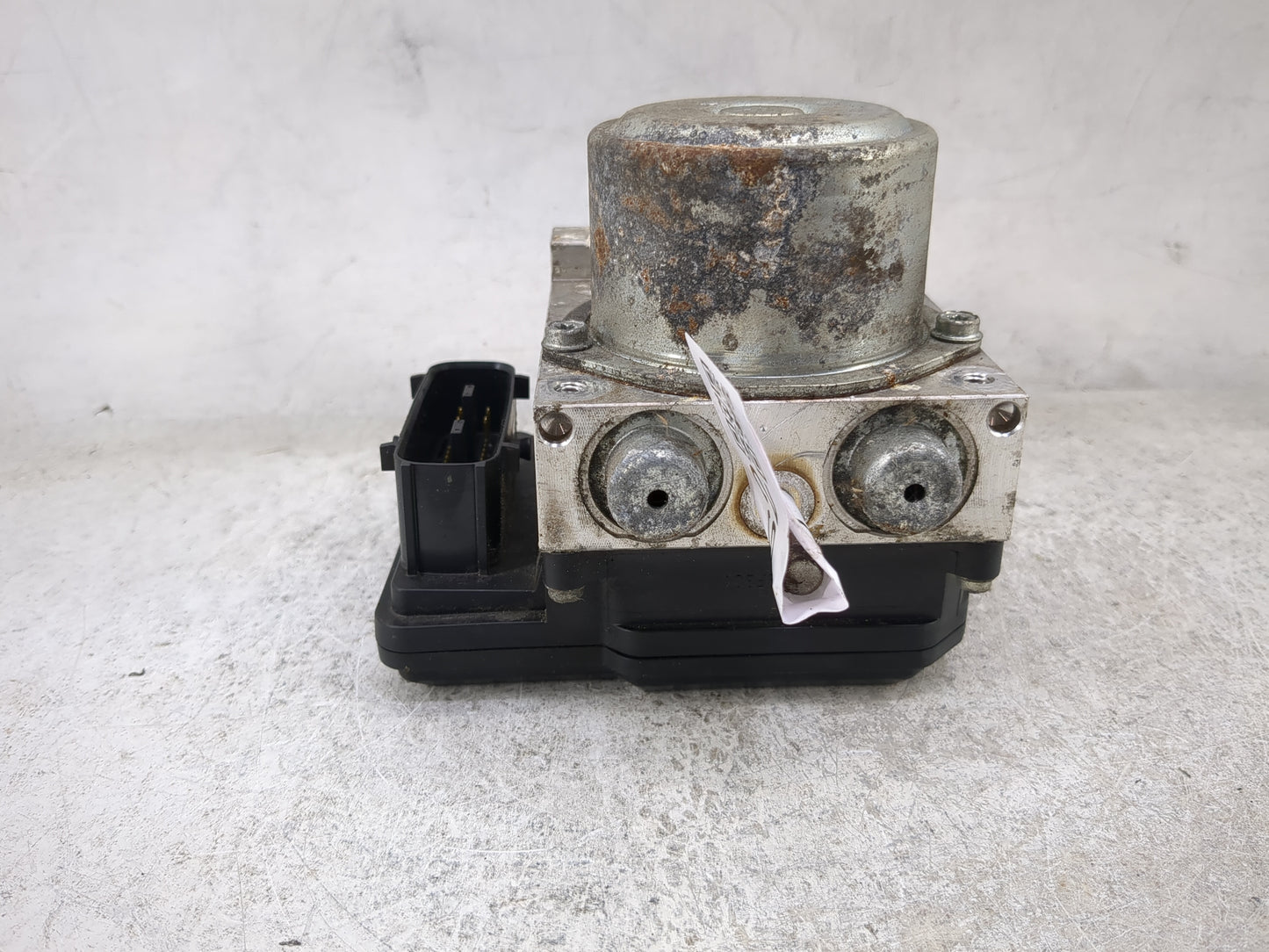 2010 Nissan Rogue ABS Pump Control Module Replacement P/N:TD8405 02120723 Fits OEM Used Auto Parts - Oemusedautoparts1.com