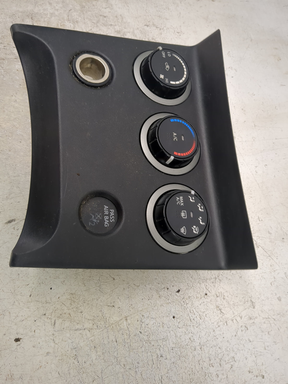 2008-2010 Nissan Rogue Climate Control Module Temperature AC/Heater Replacement P/N:27500 JM00A A02000A7600004 Fits OEM Used