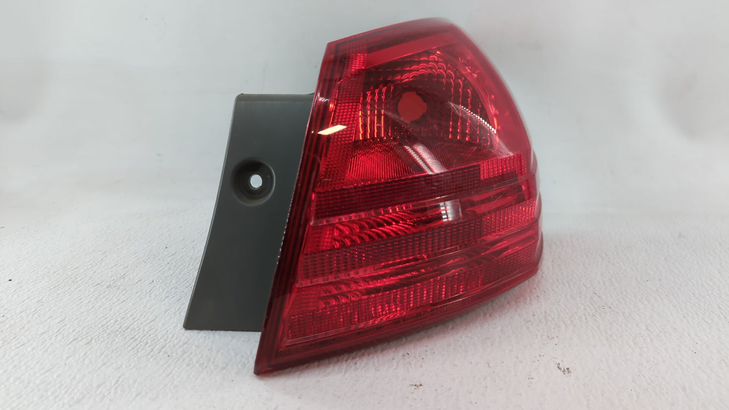 2008-2015 Nissan Rogue Tail Light Assembly Passenger Right OEM Fits Fits 2008 2009 2010 2011 2012 2013 2014 2015 OEM Used Au