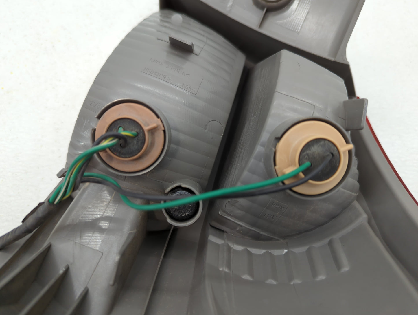 2008-2015 Nissan Rogue Tail Light Assembly Driver Left OEM P/N:DS685-B000L 2PA 946 099 Fits OEM Used Auto Parts - Oemusedaut