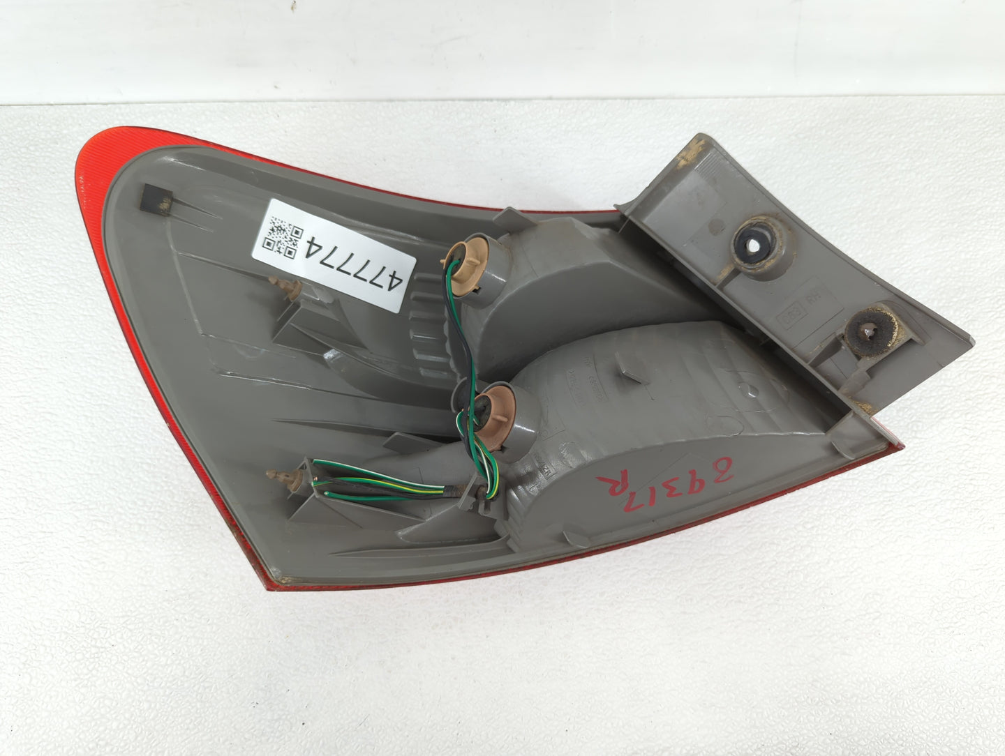 2008-2015 Nissan Rogue Tail Light Assembly Passenger Right OEM P/N:92403-E80 92405-3R510 Fits OEM Used Auto Parts - Oemuseda
