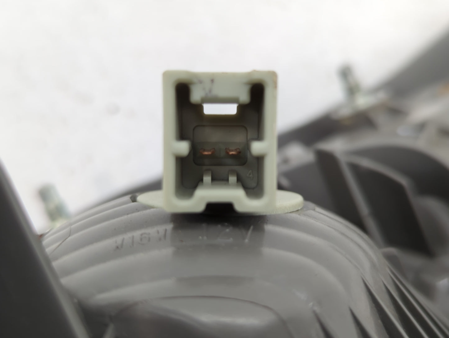 2009-2015 Nissan Rogue Tail Light Assembly Passenger Right OEM Fits Fits 2009 2010 2011 2012 2013 2014 2015 OEM Used Auto Pa