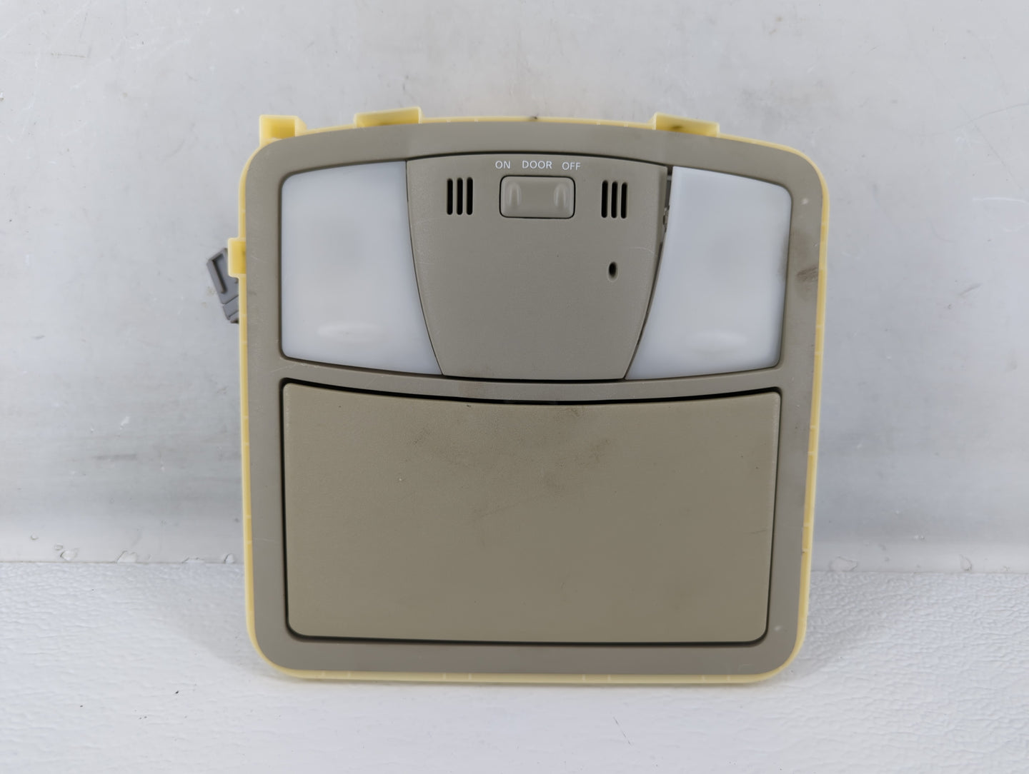 2008-2012 Nissan Rogue Overhead Roof Console 574185 - Oemusedautoparts1.com