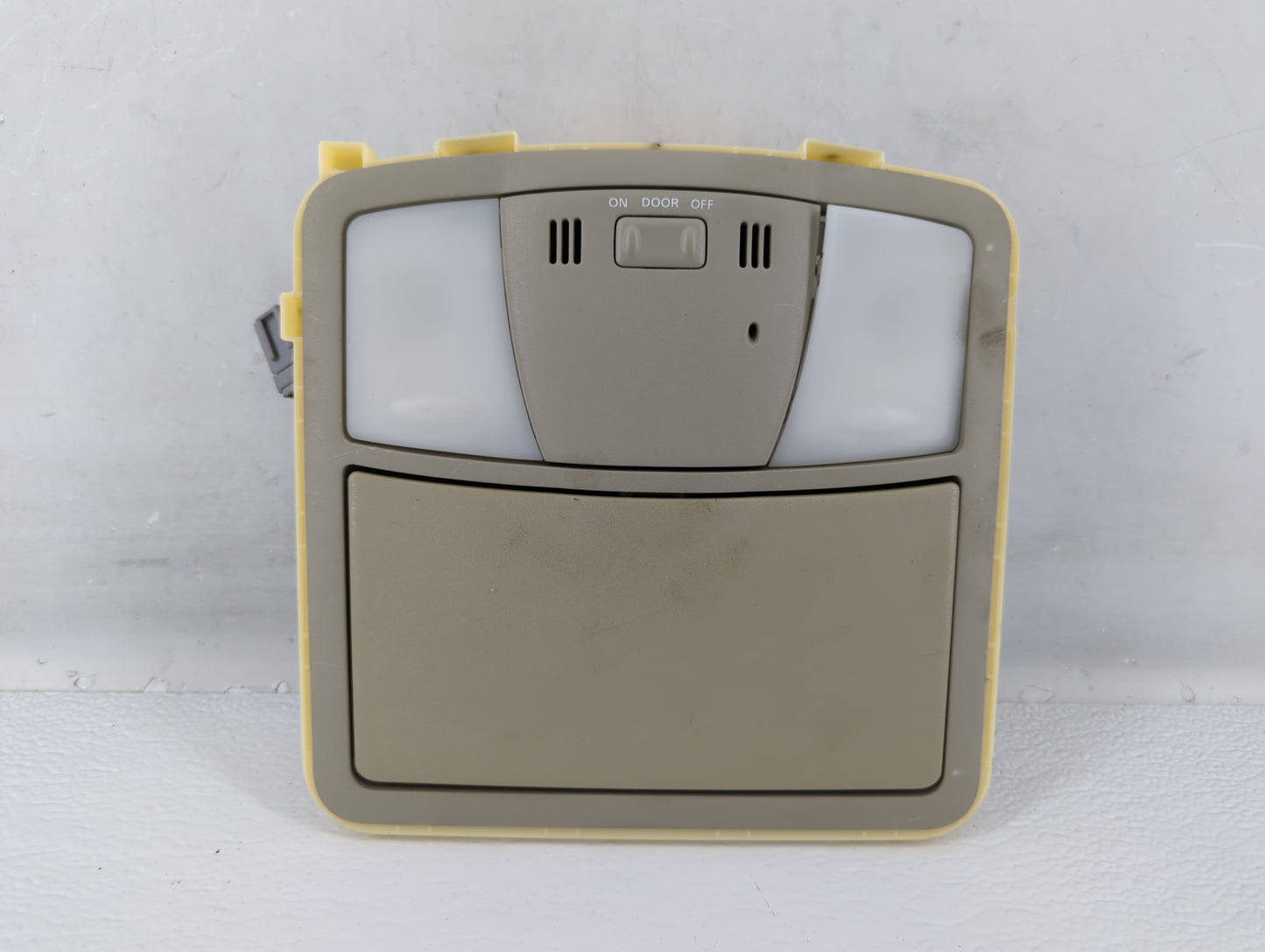 2008-2012 Nissan Rogue Overhead Roof Console 574185 - Oemusedautoparts1.com