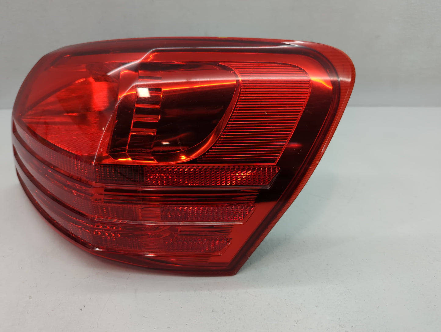 2008-2015 Nissan Rogue Tail Light Assembly Passenger Right OEM Fits Fits 2008 2009 2010 2011 2012 2013 2014 2015 OEM Used Au