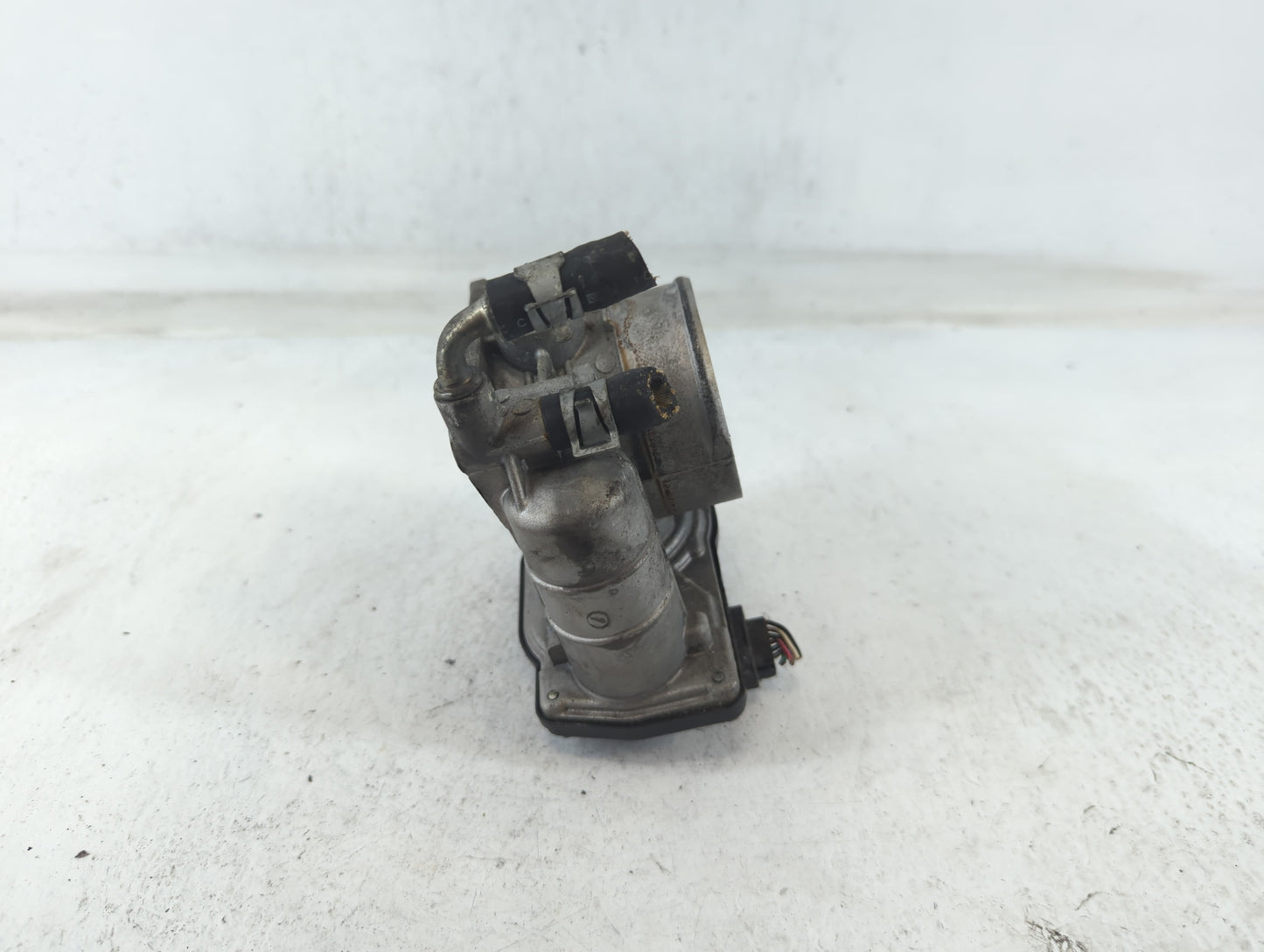 2008-2011 Nissan Rogue Throttle Body P/N:RME60-15 Fits Fits 2007 2008 2009 2010 2011 2012 2013 OEM Used Auto Parts - Oemused