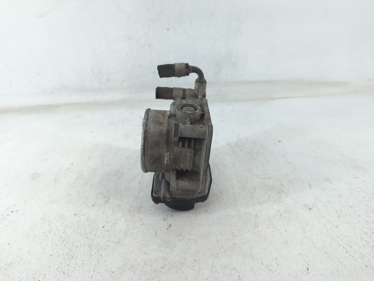 2008-2011 Nissan Rogue Throttle Body P/N:RME60-15 2202H Fits Fits 2007 2008 2009 2010 2011 2012 2013 OEM Used Auto Parts - O