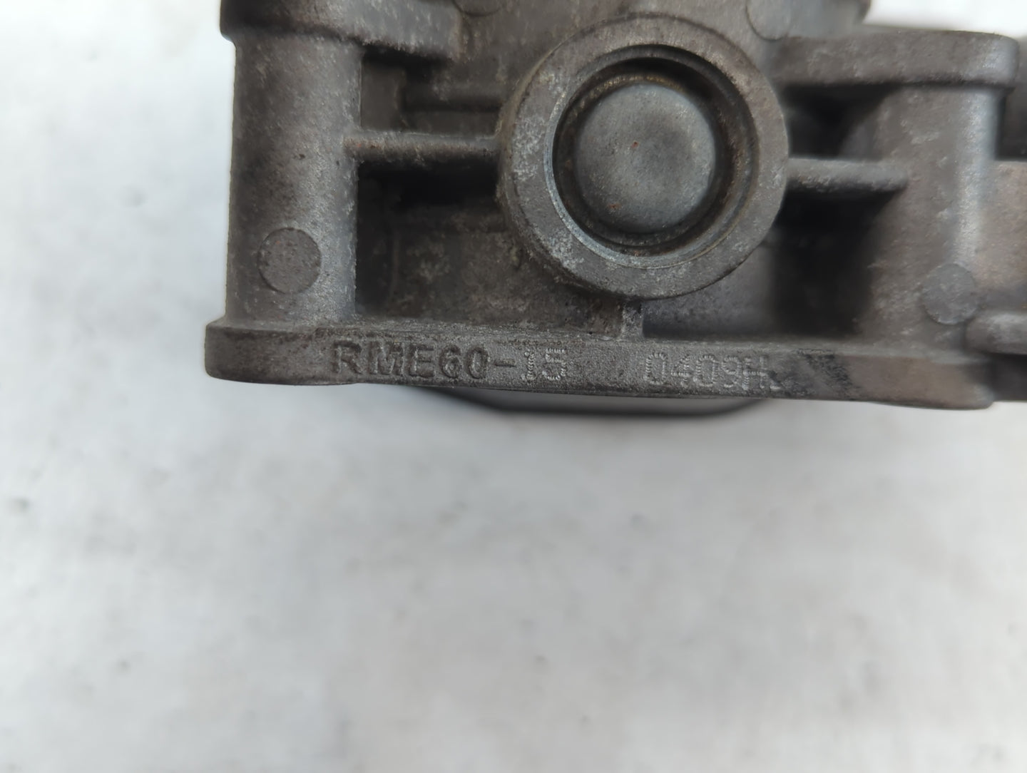 2008-2011 Nissan Rogue Throttle Body P/N:RME60-15 2202H Fits Fits 2007 2008 2009 2010 2011 2012 2013 OEM Used Auto Parts - O