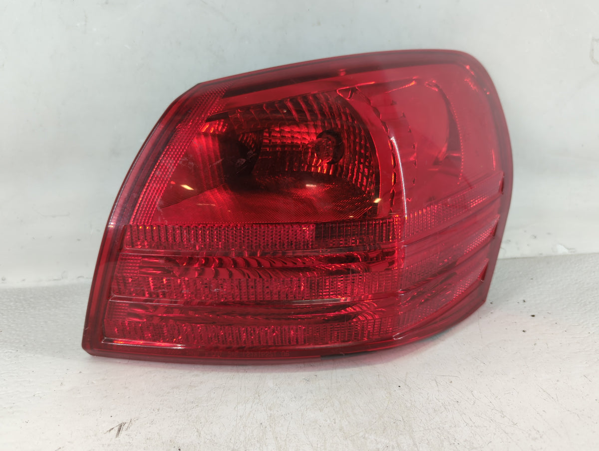 2008-2015 Nissan Rogue Tail Light Assembly Passenger Right OEM Fits Fits 2008 2009 2010 2011 2012 2013 2014 2015 OEM Used Au