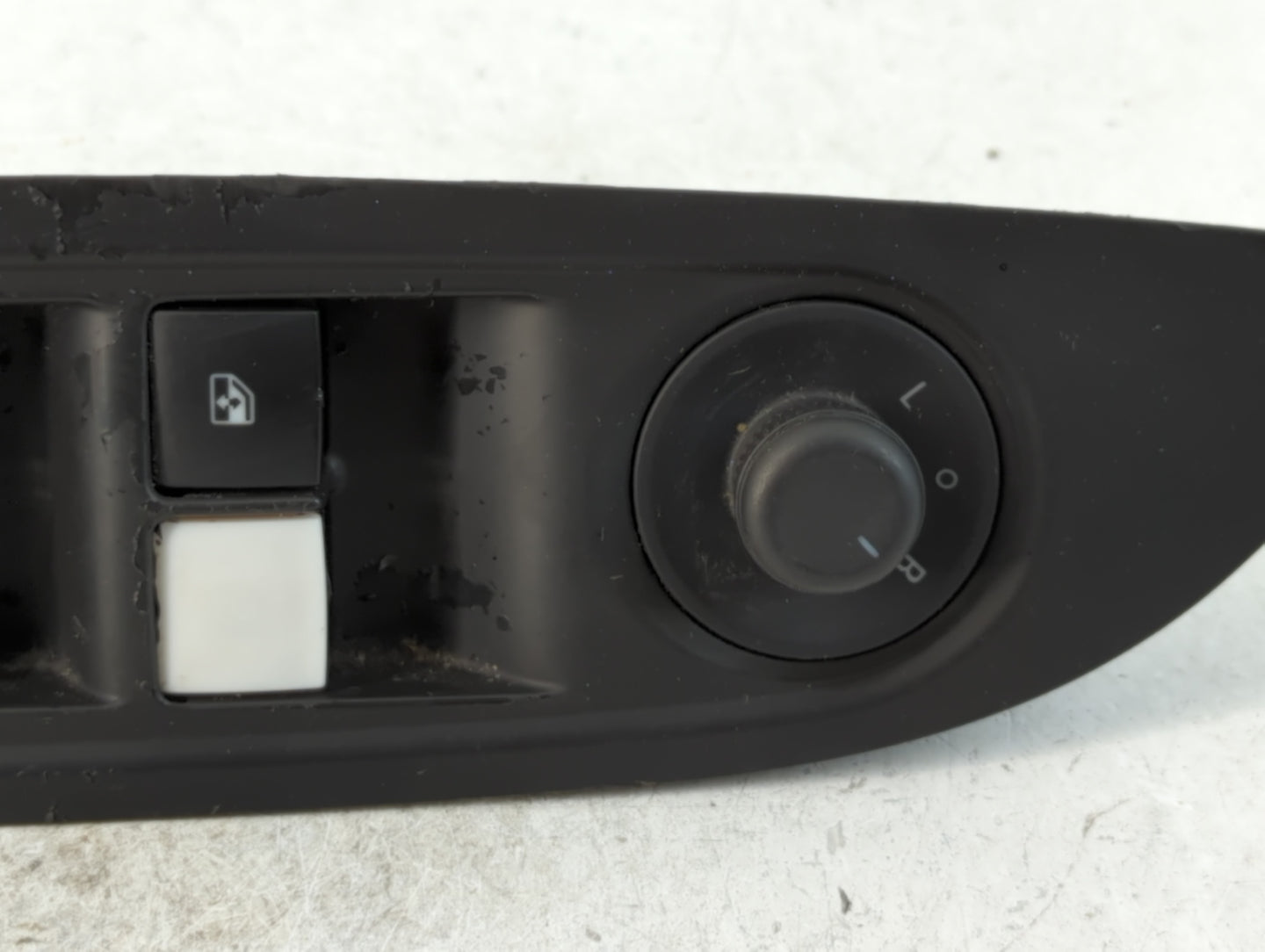 2008-2010 Nissan Rogue Master Power Window Switch Replacement Driver Side Left P/N:95025518-600R Fits Fits 2008 2009 2010 OE