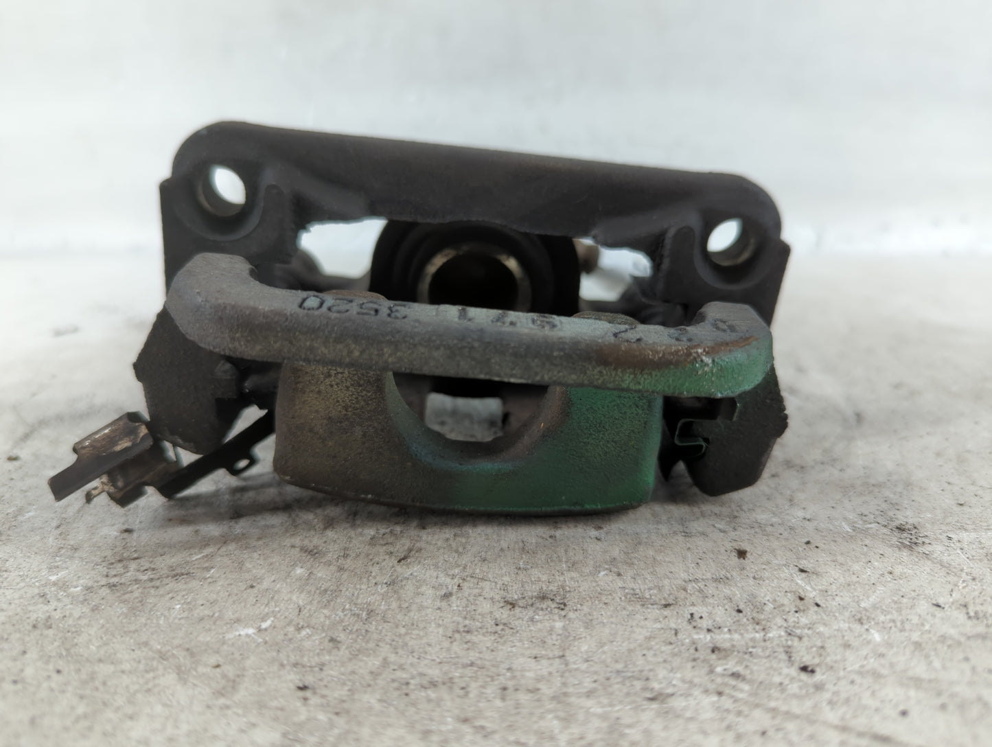 2008-2015 Nissan Rogue Front Driver Left Brake Caliper - Oemusedautoparts1.com