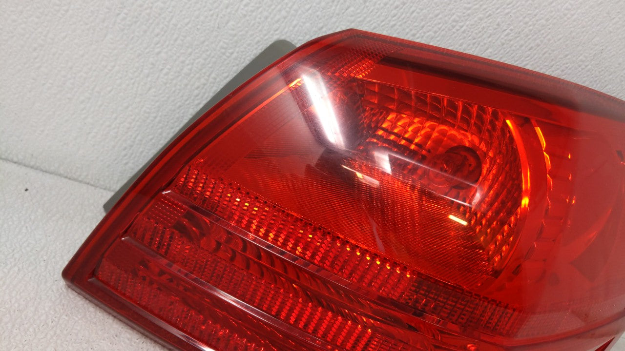 2008-2015 Nissan Rogue Tail Light Assembly Passenger Right OEM Fits Fits 2008 2009 2010 2011 2012 2013 2014 2015 OEM Used Au