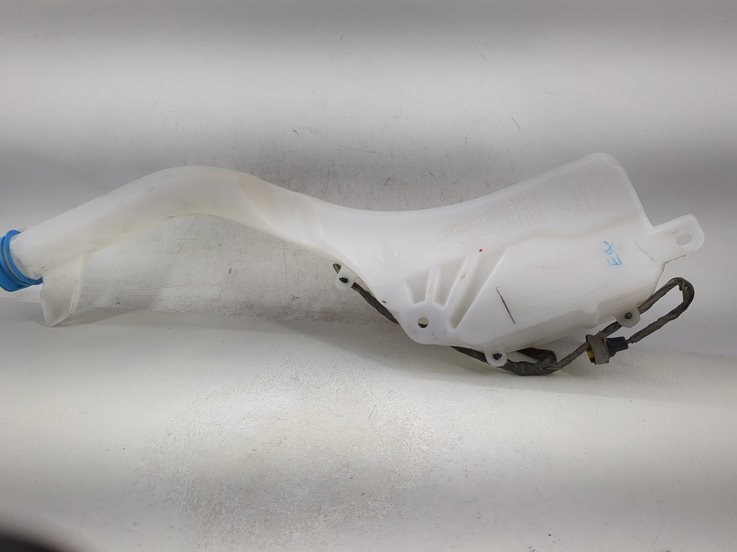 2007-2012 Nissan Sentra Windshield Washer Fluid Reservoir Bottle Oem - Oemusedautoparts1.com