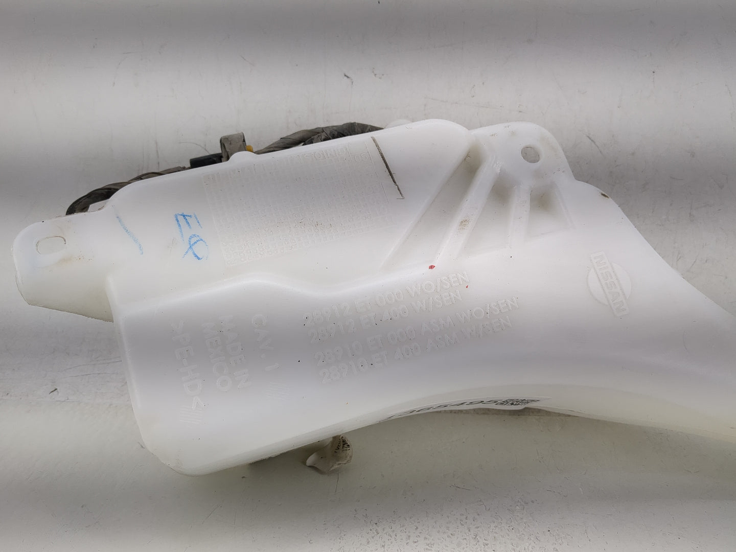 2007-2012 Nissan Sentra Windshield Washer Fluid Reservoir Bottle Oem - Oemusedautoparts1.com