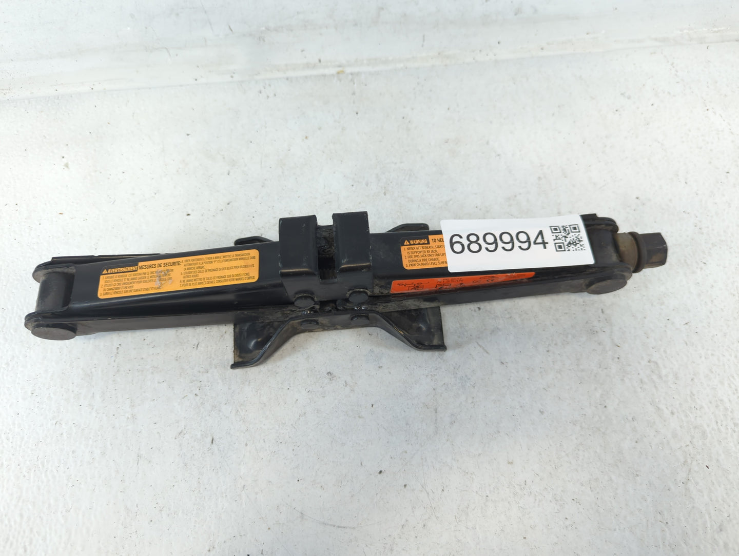2010 Nissan Sentra Spare Scissor Car Jack - Oemusedautoparts1.com