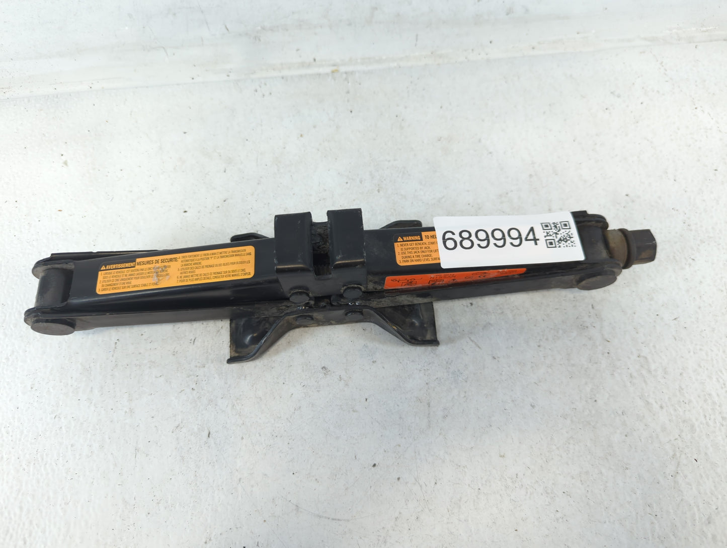 2010 Nissan Sentra Spare Scissor Car Jack - Oemusedautoparts1.com