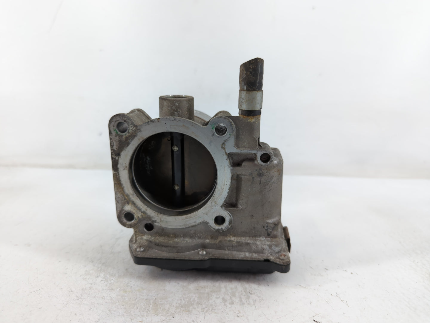 2007-2012 Nissan Sentra Throttle Body P/N:9124 ET-A60-02 B Fits OEM Used Auto Parts - Oemusedautoparts1.com
