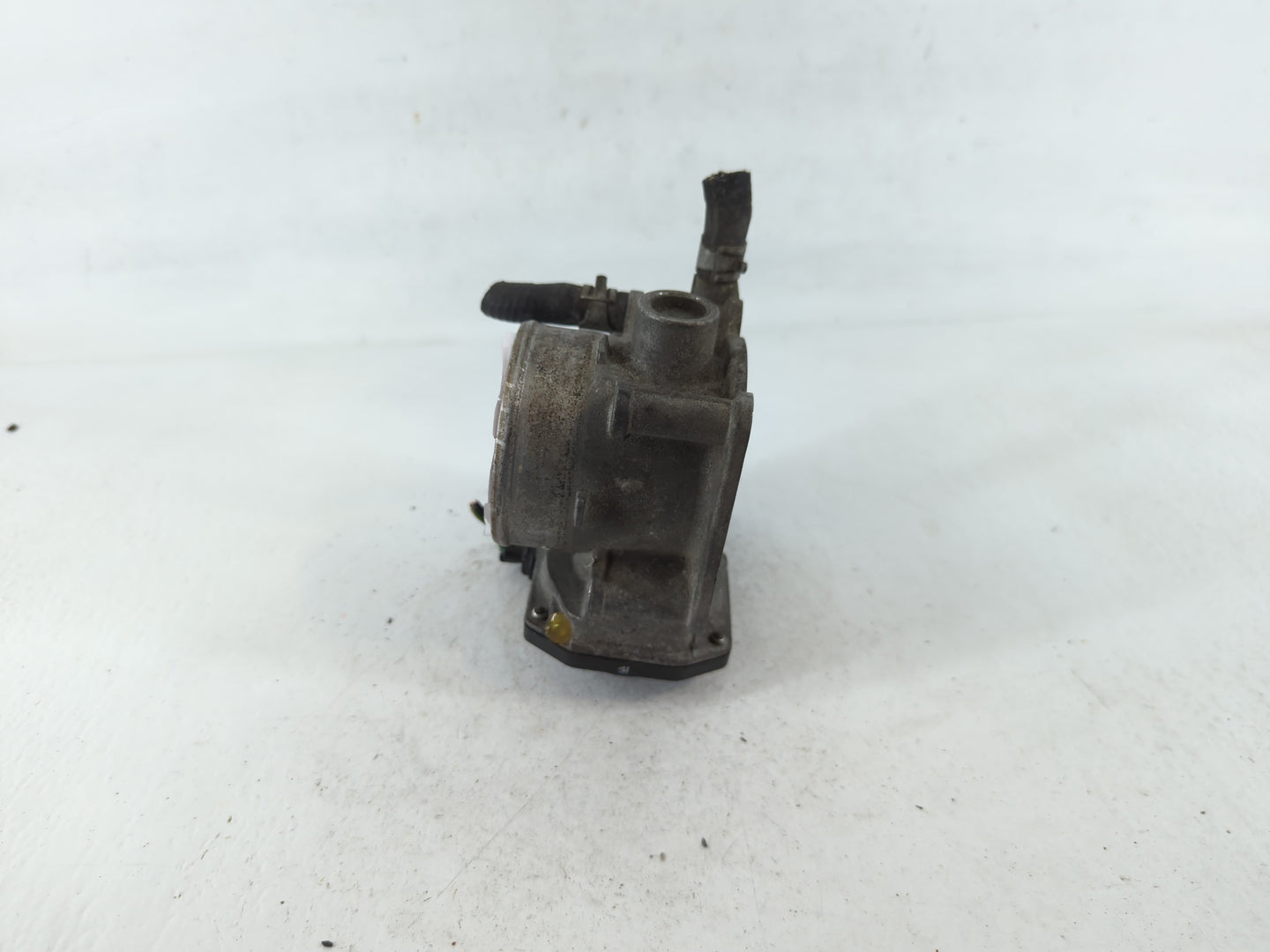 2007-2012 Nissan Sentra Throttle Body P/N:ET-A60-02 B Fits OEM Used Auto Parts - Oemusedautoparts1.com