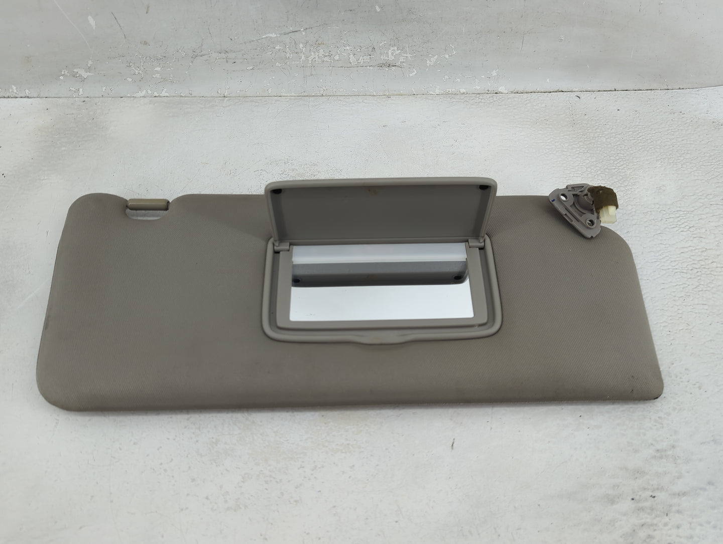 2010 Nissan Titan Sun Visor Shade Replacement Passenger Right Mirror Fits OEM Used Auto Parts - Oemusedautoparts1.com