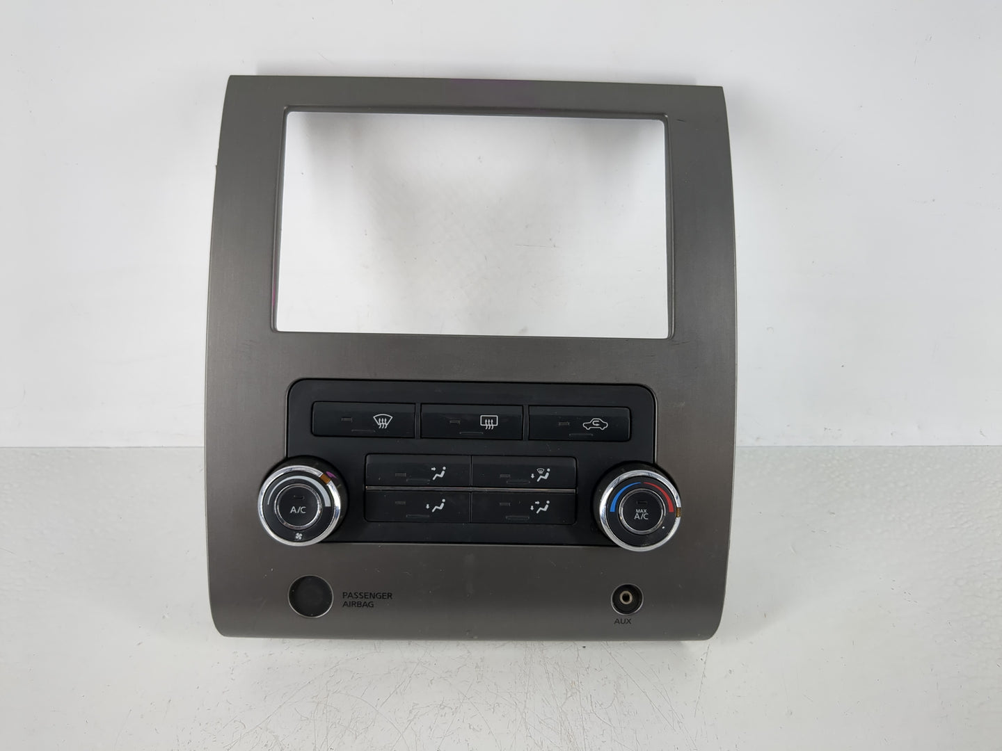 2010 Nissan Titan Climate Control Module Temperature AC/Heater Replacement P/N:682609FD1A Fits OEM Used Auto Parts - Oemused
