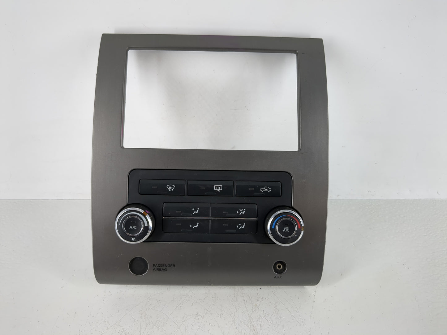 2010 Nissan Titan Climate Control Module Temperature AC/Heater Replacement P/N:682609FD1A Fits OEM Used Auto Parts - Oemused