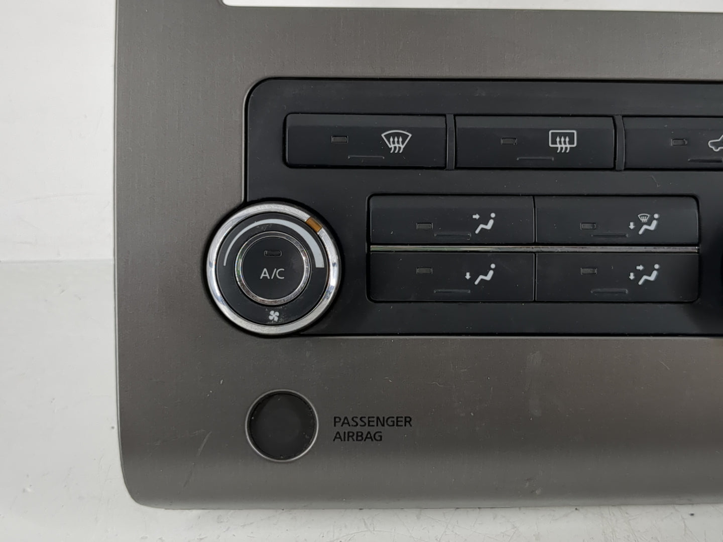 2010 Nissan Titan Climate Control Module Temperature AC/Heater Replacement P/N:682609FD1A Fits OEM Used Auto Parts - Oemused