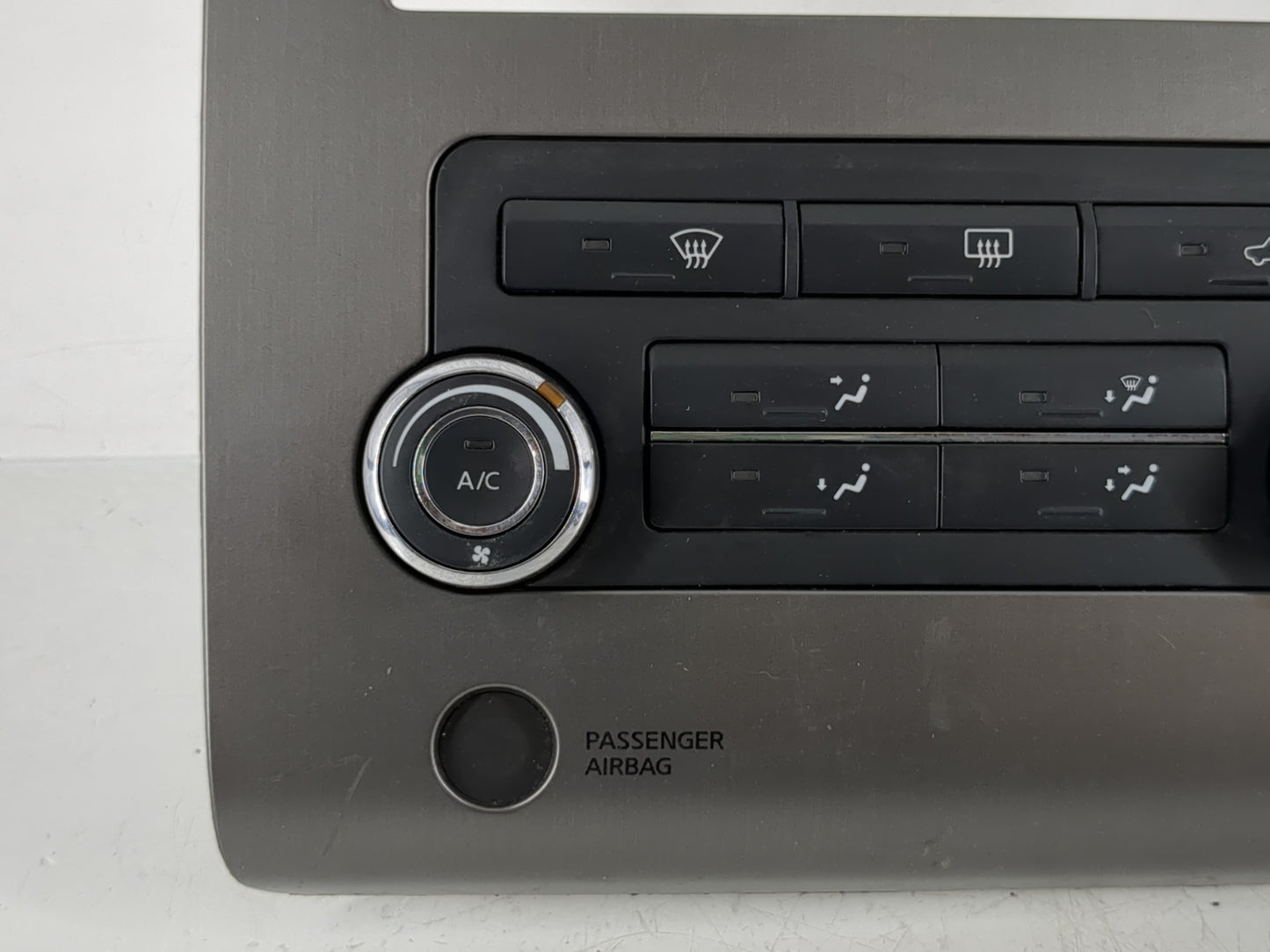 2010 Nissan Titan Climate Control Module Temperature AC/Heater Replacement P/N:682609FD1A Fits OEM Used Auto Parts - Oemused