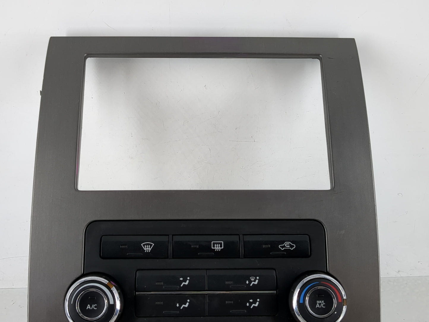 2010 Nissan Titan Climate Control Module Temperature AC/Heater Replacement P/N:682609FD1A Fits OEM Used Auto Parts - Oemused