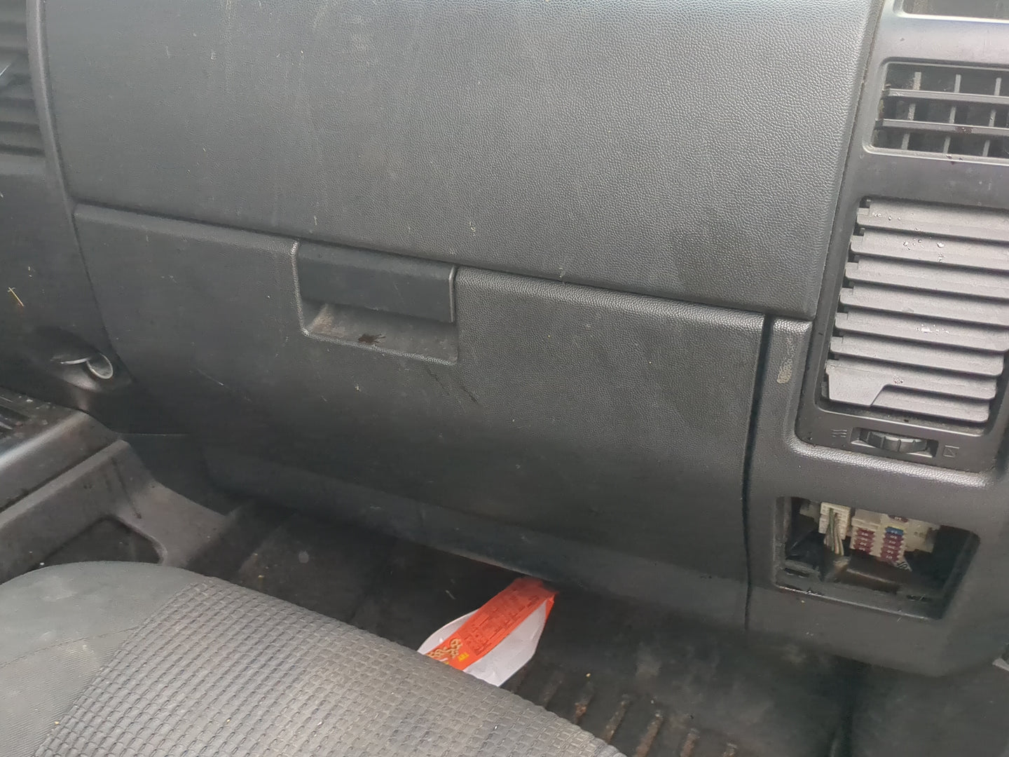 2010 Nissan Titan Passenger Glove Box Door Storage Compartment - Oemusedautoparts1.com