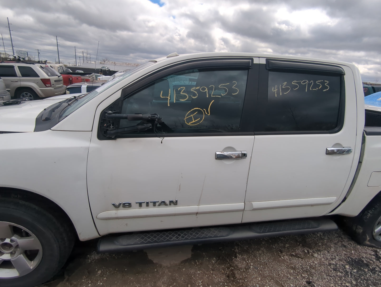 2008-2014 Nissan Titan Driver Front Door Oem - Oemusedautoparts1.com