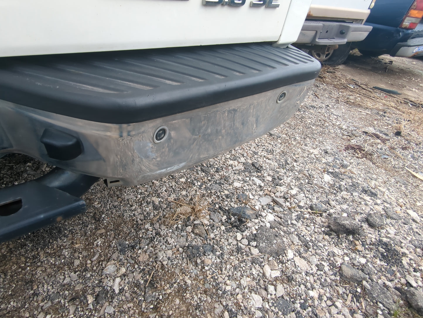 2010 Nissan Titan Rear Bumper Assembly Oem - Oemusedautoparts1.com