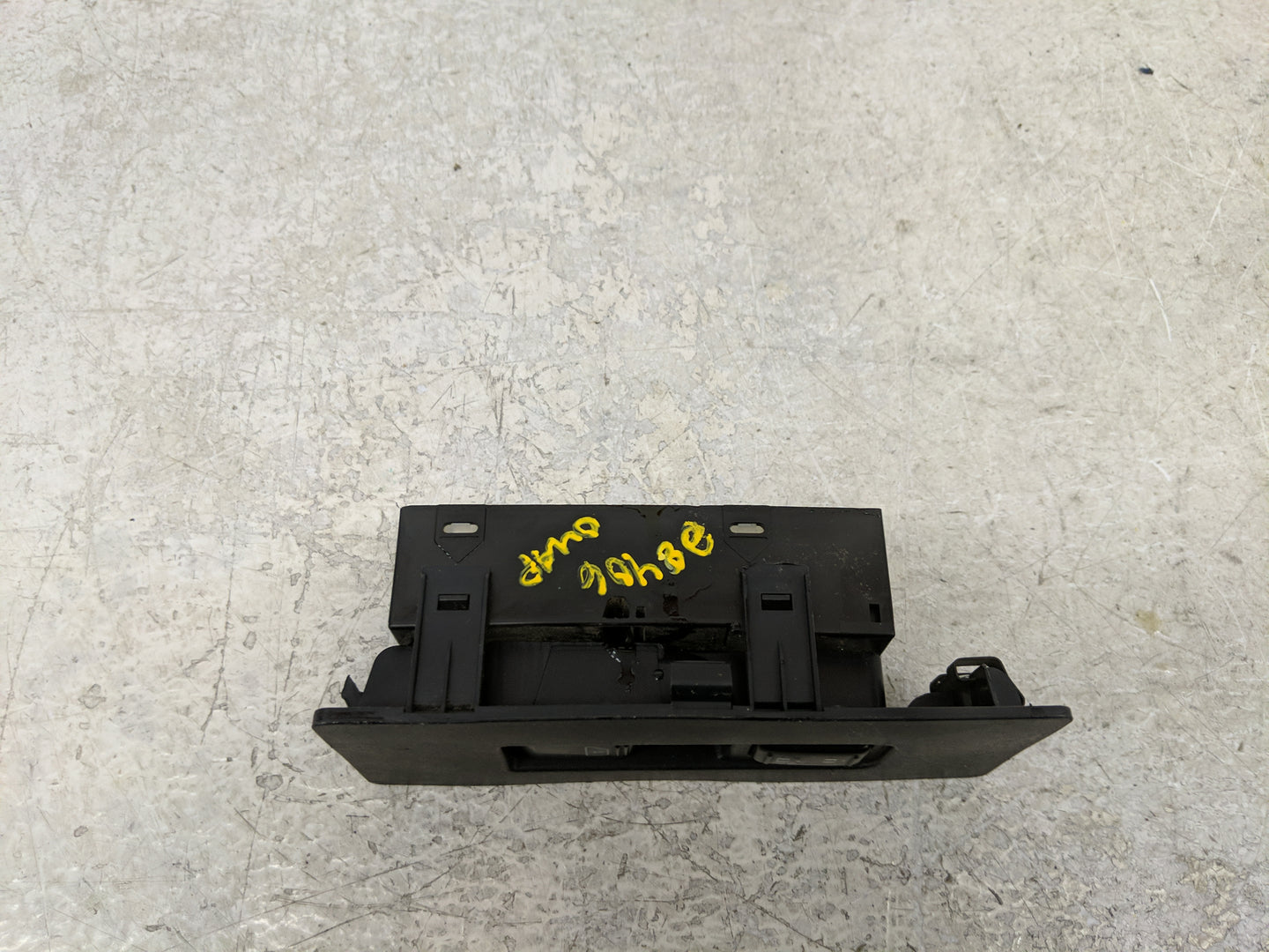 2010 Nissan Titan Master Power Window Switch Replacement Driver Side Left Fits OEM Used Auto Parts - Oemusedautoparts1.com