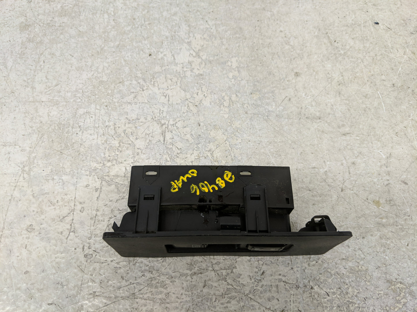 2010 Nissan Titan Master Power Window Switch Replacement Driver Side Left Fits OEM Used Auto Parts - Oemusedautoparts1.com