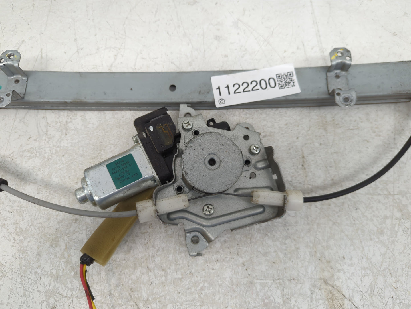 2010-2012 Nissan Versa Used Window Regulator Passenger Front - Oemusedautoparts1.com