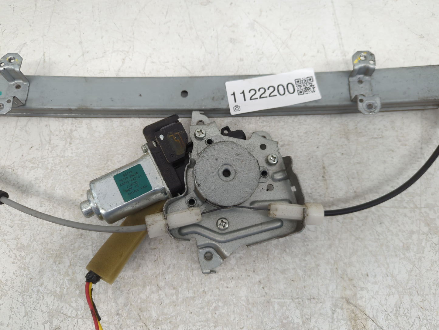 2010-2012 Nissan Versa Used Window Regulator Passenger Front - Oemusedautoparts1.com