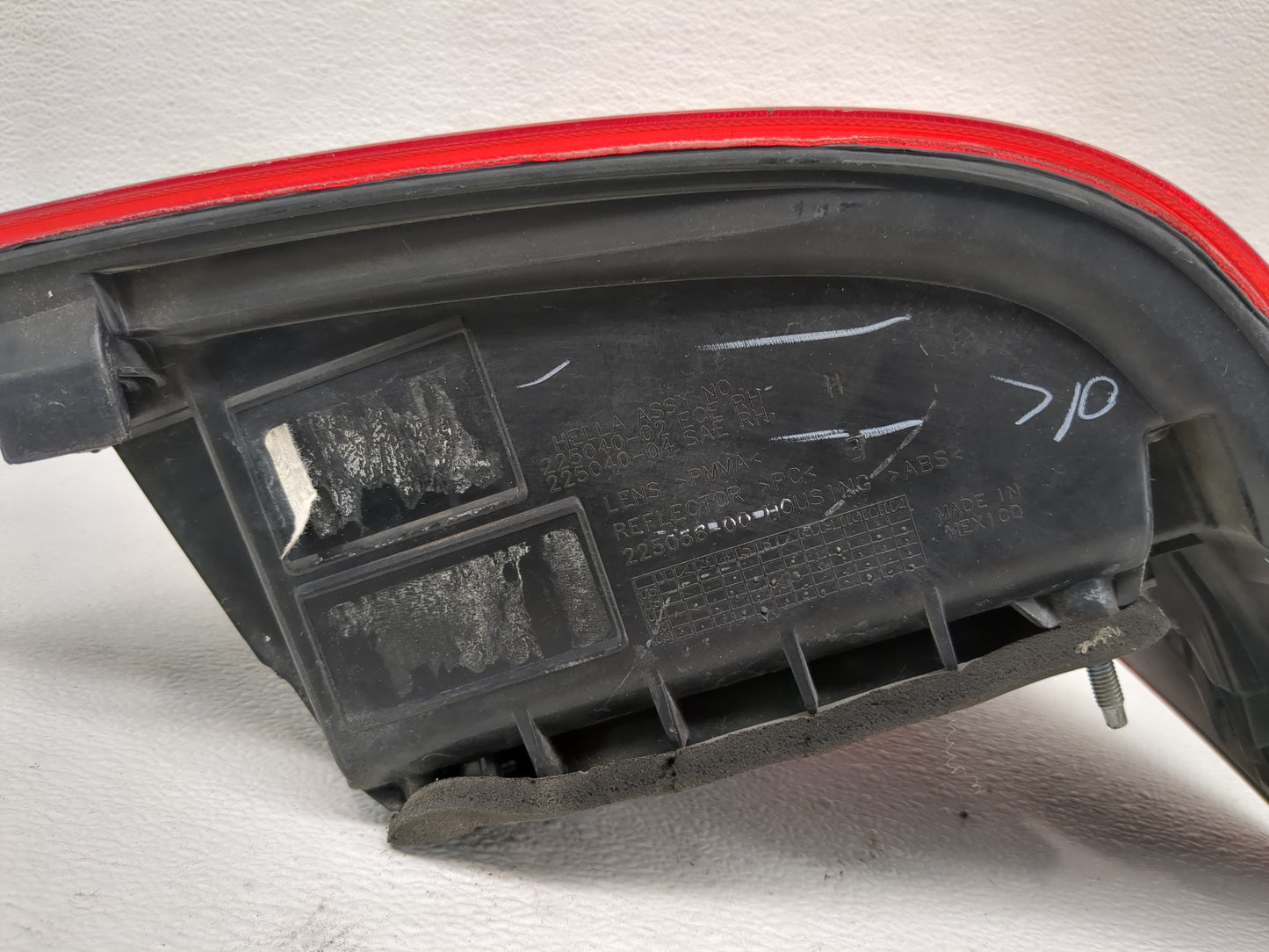 2007-2011 Nissan Versa Tail Light Assembly Driver Left OEM Fits Fits 2007 2008 2009 2010 2011 OEM Used Auto Parts - Oemuseda