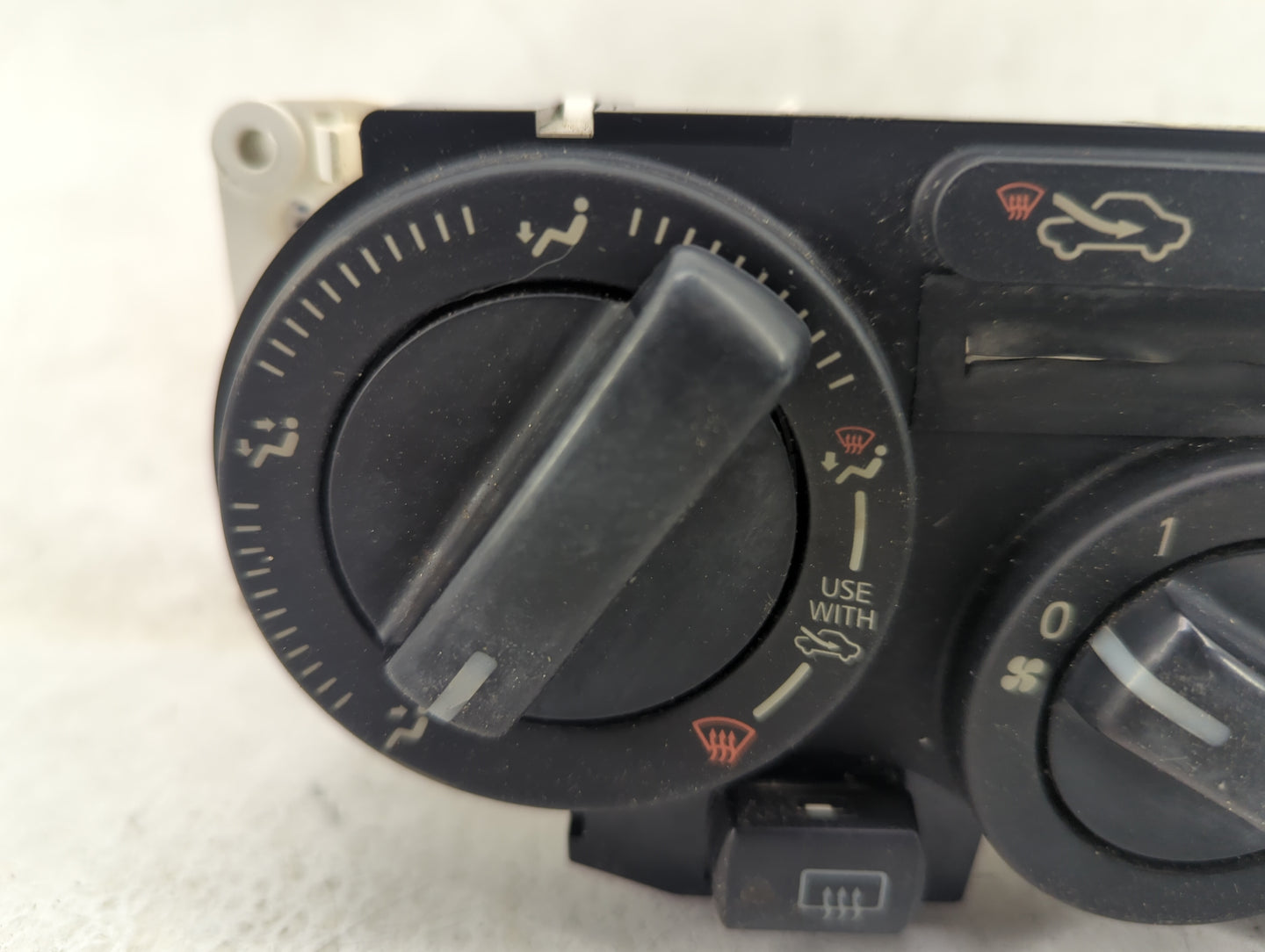 2010-2012 Nissan Versa Climate Control Module Temperature AC/Heater Replacement Fits Fits 2010 2011 2012 OEM Used Auto Parts