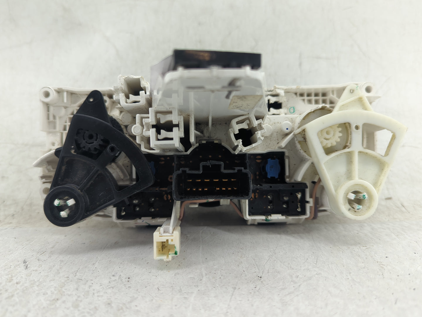 2010-2012 Nissan Versa Climate Control Module Temperature AC/Heater Replacement Fits Fits 2010 2011 2012 OEM Used Auto Parts