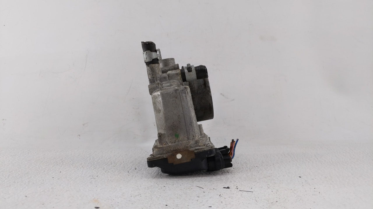 2007-2012 Nissan Versa Throttle Body P/N:ET-A60-02 E ET-A60-02 J Fits OEM Used Auto Parts - Oemusedautoparts1.com