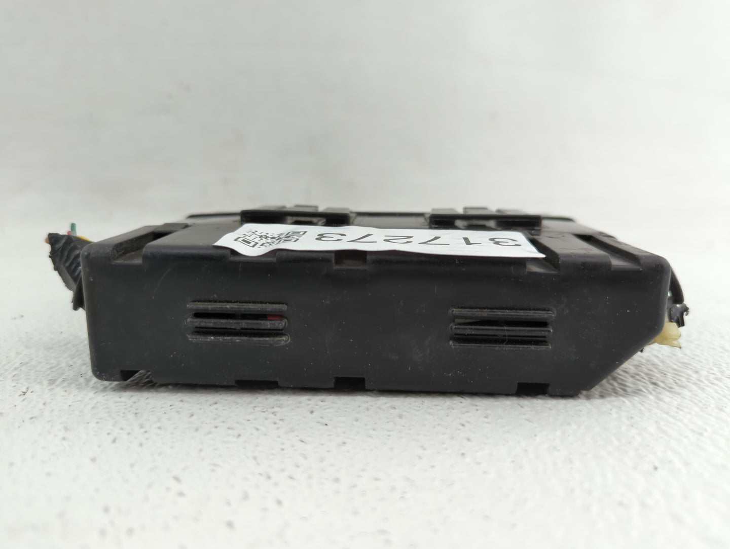 2010 Nissan Versa PCM Engine Control Computer ECU ECM PCU OEM P/N:EM31A 39173-2EFJ5 Fits OEM Used Auto Parts - Oemusedautopa