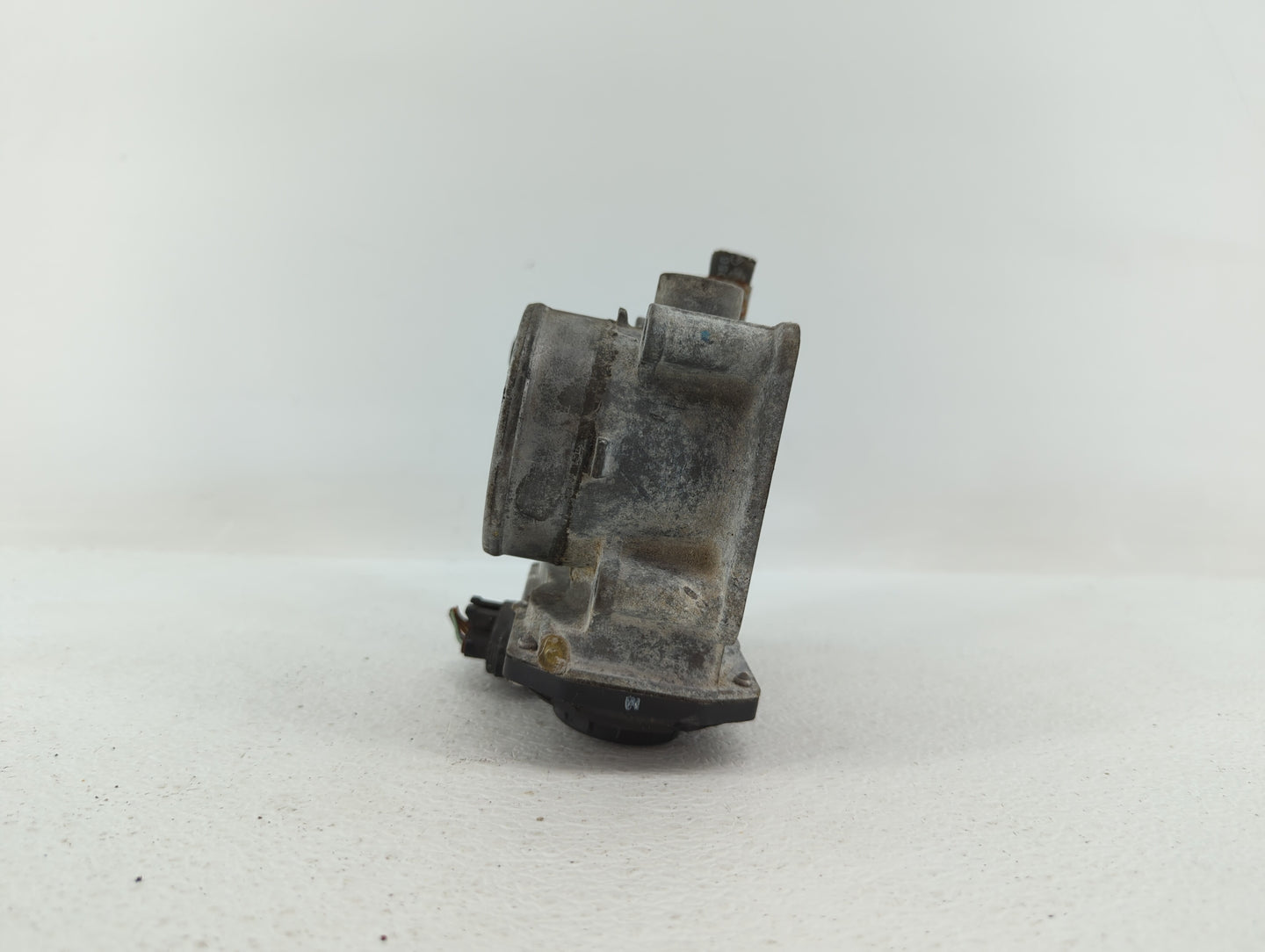 2007-2012 Nissan Versa Throttle Body P/N:ET-A60-02 E ET-A60-02 J Fits OEM Used Auto Parts - Oemusedautoparts1.com