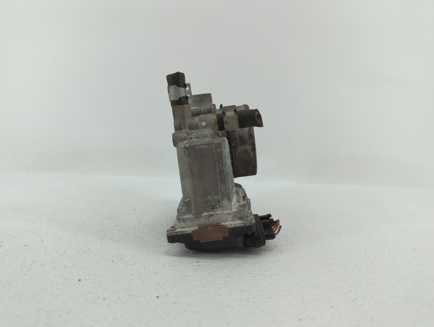 2007-2012 Nissan Versa Throttle Body P/N:ET-A60-02 E ET-A60-02 J Fits OEM Used Auto Parts - Oemusedautoparts1.com