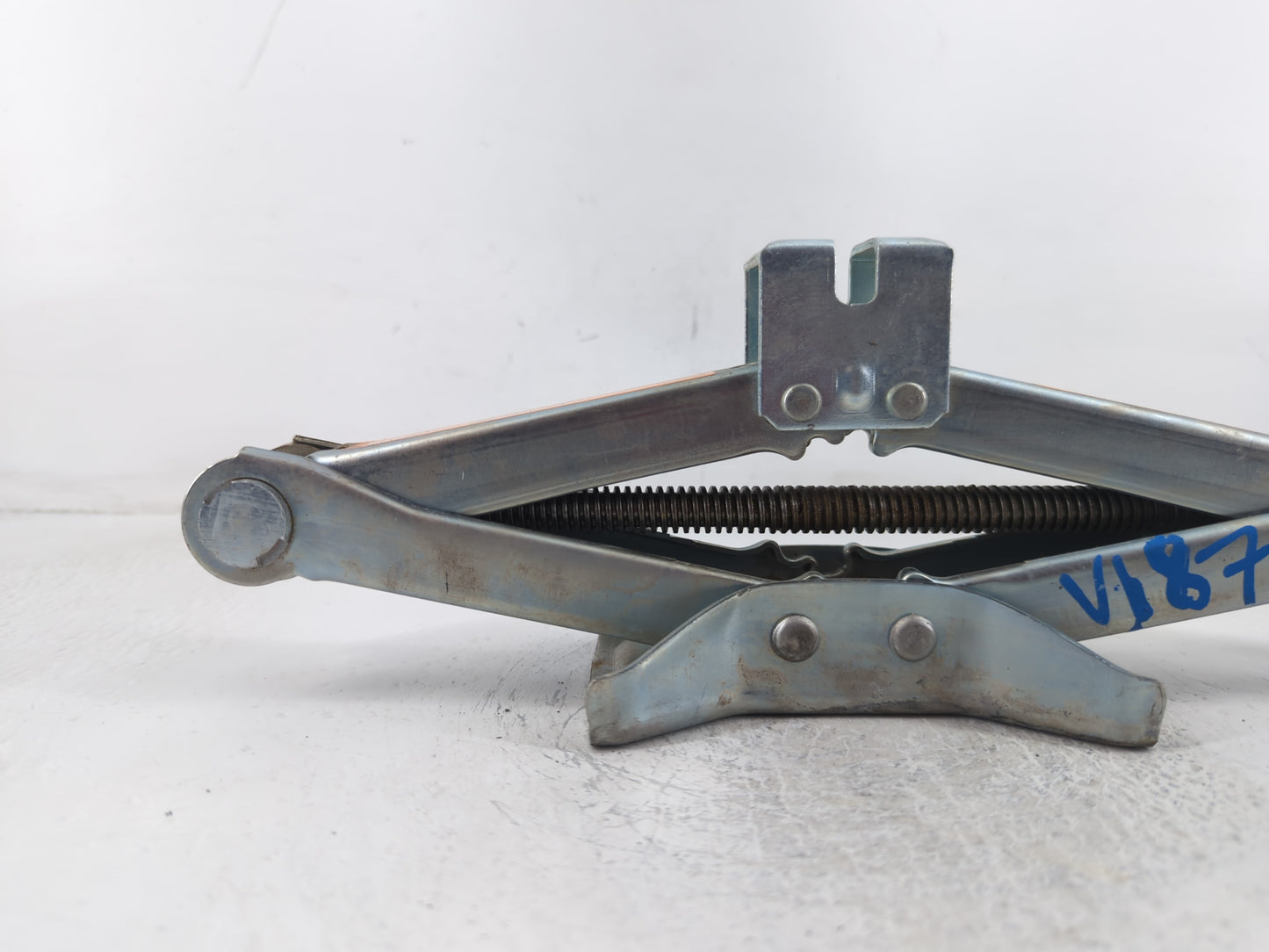 2010 Nissan Versa Spare Scissor Car Jack - Oemusedautoparts1.com